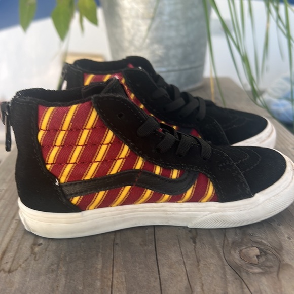 Vans Hogwarts Harry Potter hi-tops suede and canvas,  toddler size 8.  So cute! - Picture 5 of 8